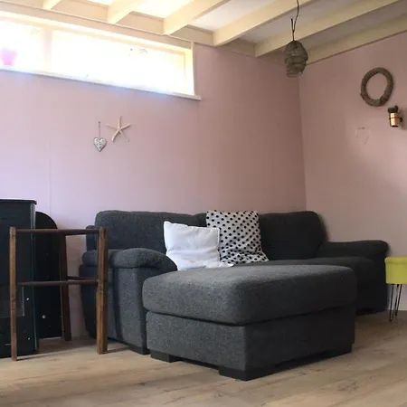 Dağ evi Small, Cute And Cozy Little Hippolytushoef