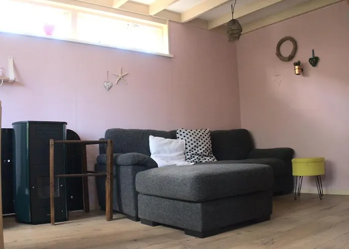 Chalet Small, Cute And Cozy Little Hippolytushoef